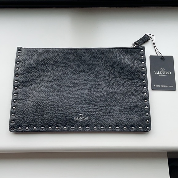 Valentino Rockstud NEW Leather Pouch Clutch black authentic - Picture 3 of 17